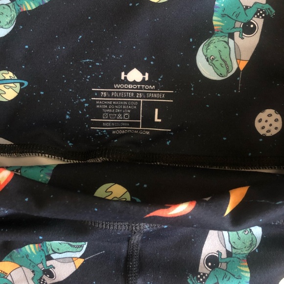 Wodbottom 5 inch Dino shorts. - Picture 3 of 4